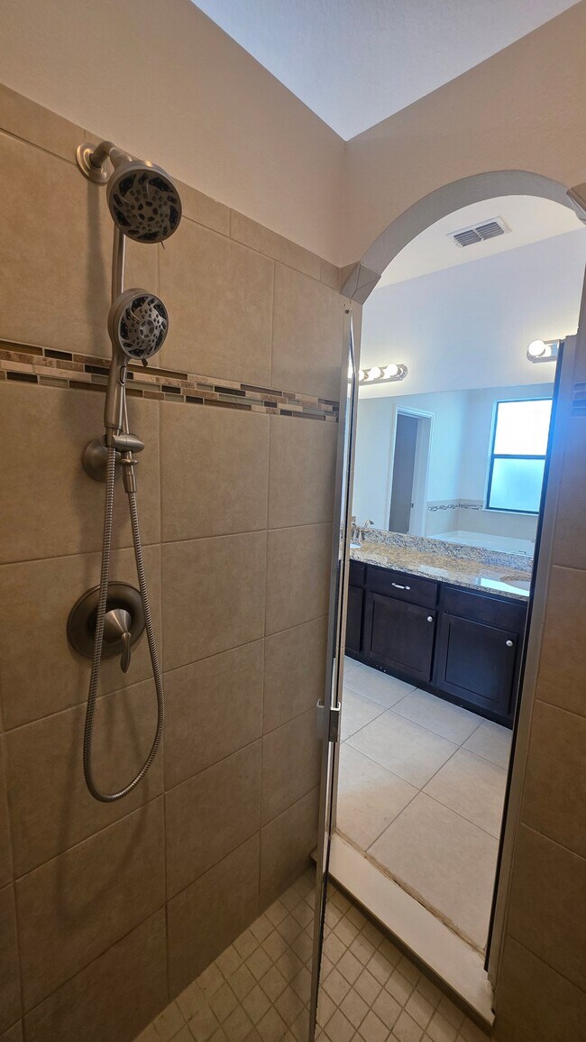 Building Photo - 11918 Winterset Cove Dr