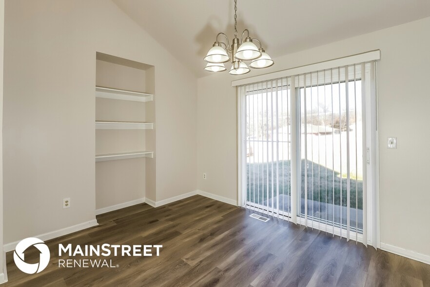 Building Photo - 100 Limit St