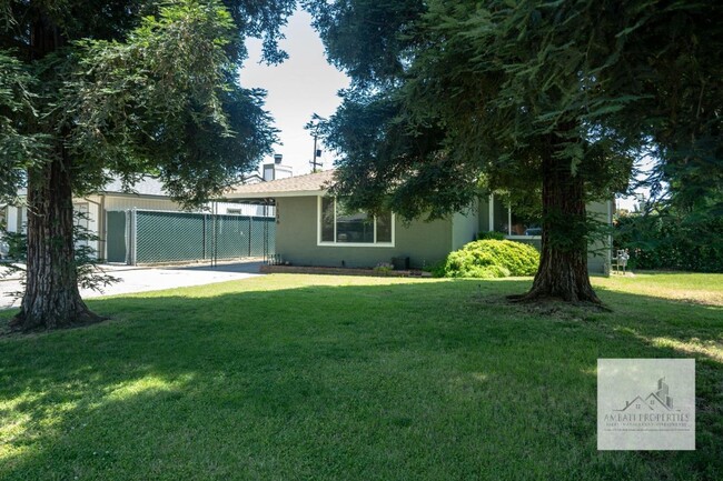 Building Photo - 1136 E Griffith Way