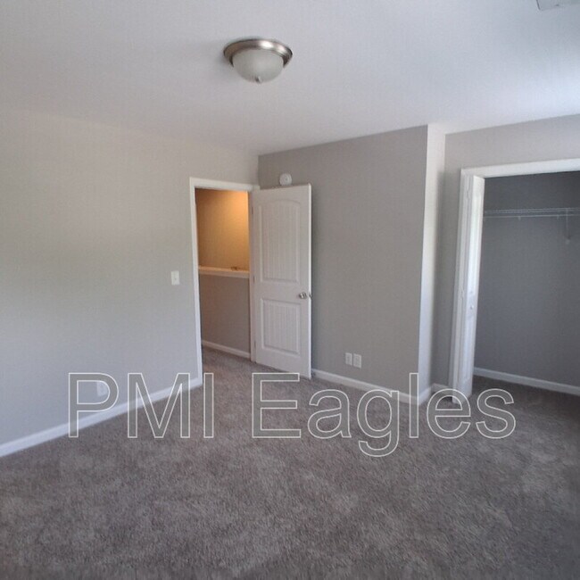 Building Photo - 150 Davis Rdg Ln