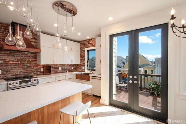 Building Photo - 60 Carmelita St