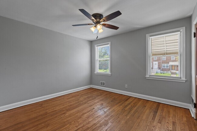 Building Photo - 3725 Elmley Ave