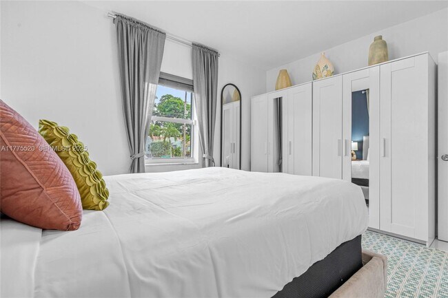 Building Photo - 775 NW 44th St