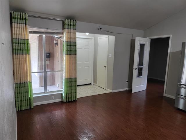 Building Photo - 1018 Vegas Dr