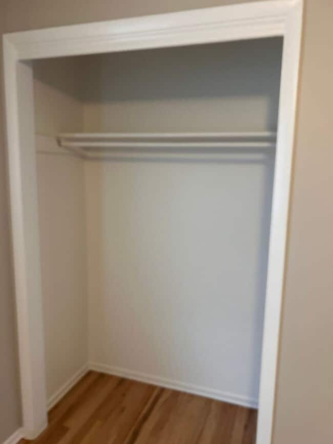 Building Photo - Big roomy 4 bedroom / 2 living room house