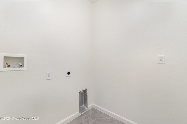 Building Photo - 6714 Topaz Dr