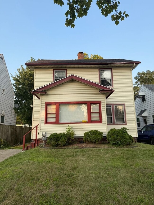 Building Photo - 3 bedroom 1.5 bath