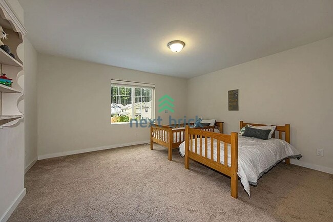 Building Photo - For Rent: 3 Bedroom, 3 Bathroom Home with Den