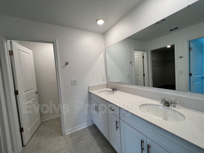 Building Photo - 2614 Hoptree Ln