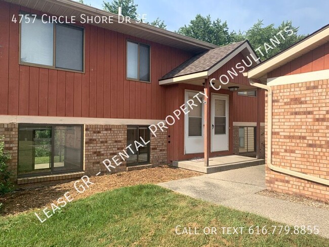 Primary Photo - Two Bedroom Duplex in Kentwood!