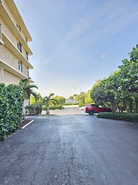 Building Photo - 3200 S Ocean Blvd