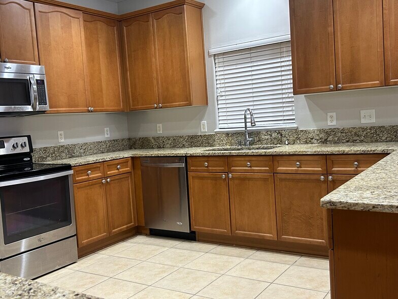 Kitchen - 269 Porta Rosa Cir