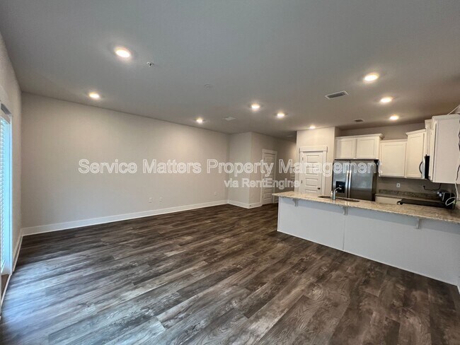 Building Photo - 1615 Iroquois Ct