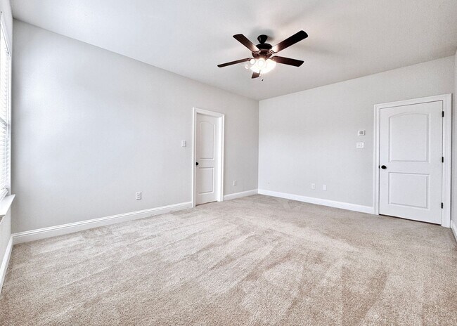 Building Photo - Modern 3BR/2.5BA Home Near LSU - Double Ga...