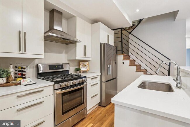 Building Photo - 3222 13th St NW