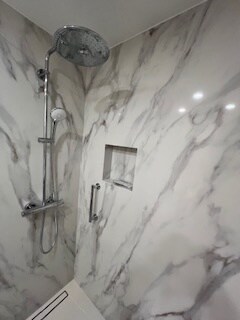 Building Photo - 18 E Old Willow Rd