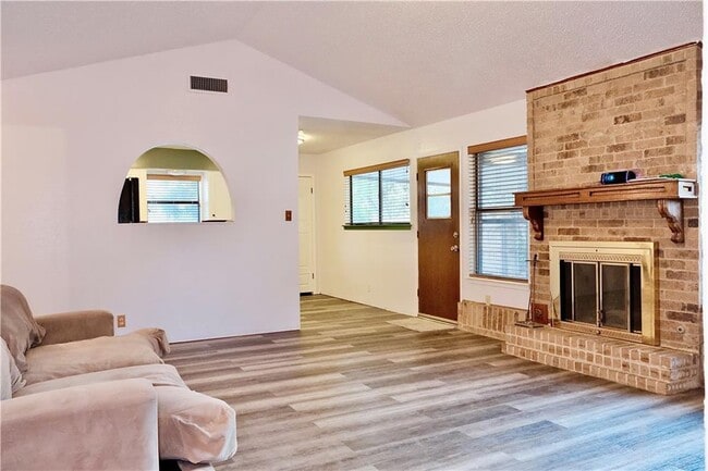 Building Photo - 12808 Irongate Ave