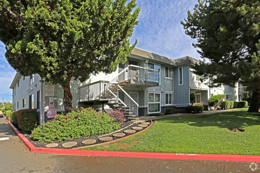 Building Photo - Heatherwood Apartments