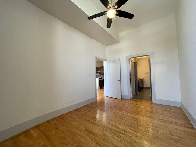 Building Photo - 1432 W 21st St