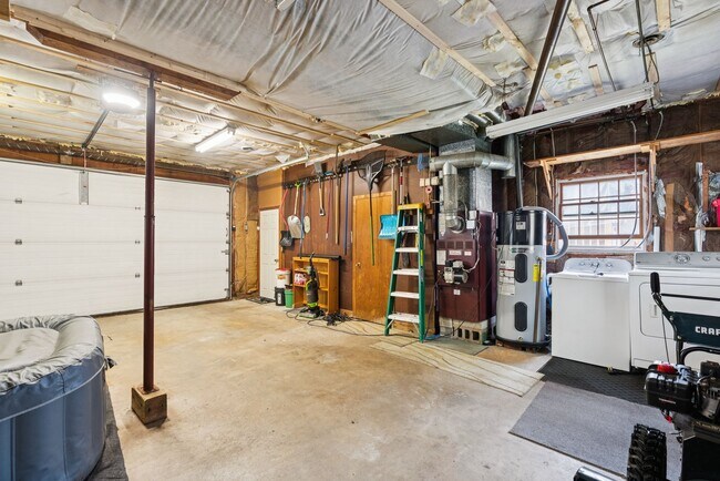 Building Photo - 1087 Littlefield Rd