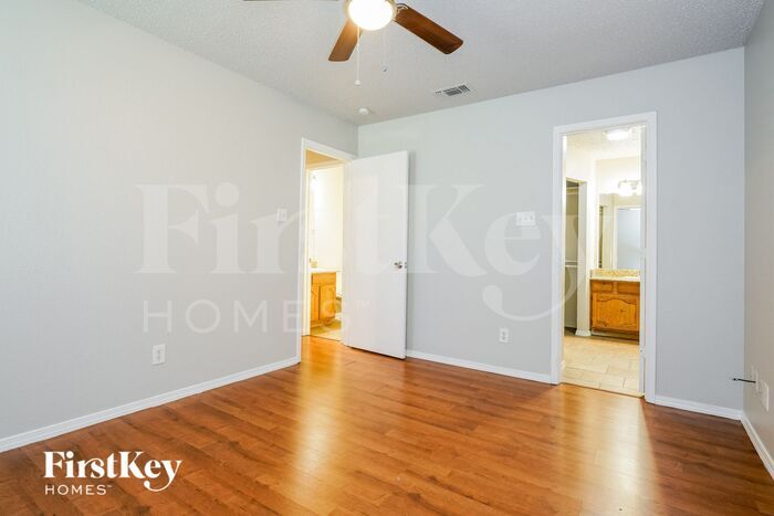 Building Photo - 1721 Quinlan Ct