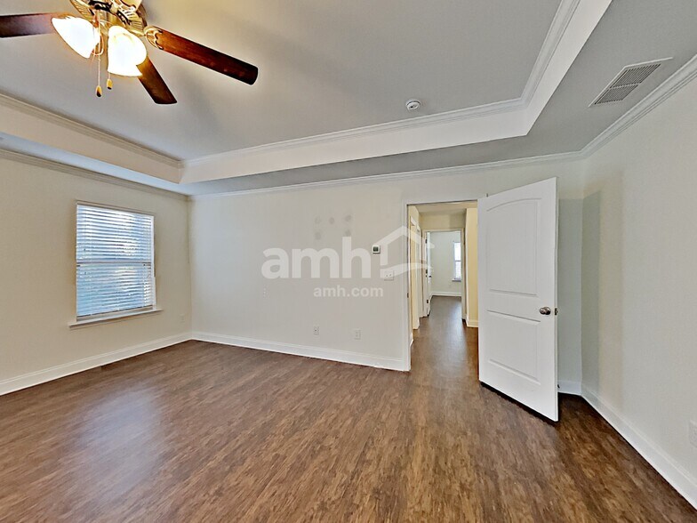 Building Photo - 413 Juniper Bluff