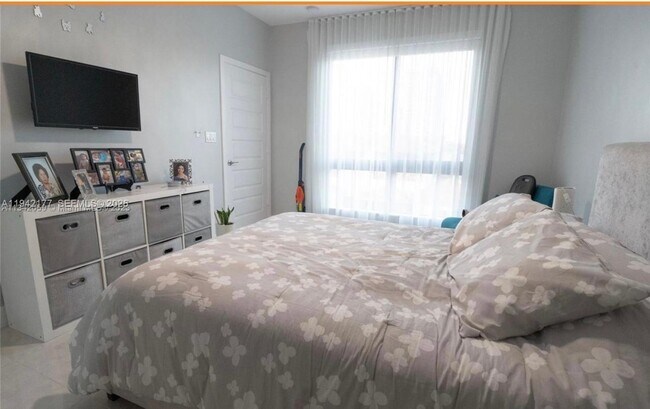 Building Photo - 4740 NW 84th Ct