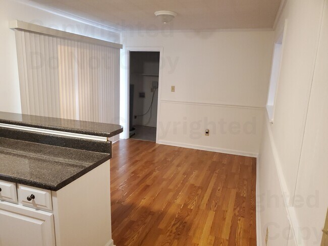 Building Photo - 2517 W Kensington Dr