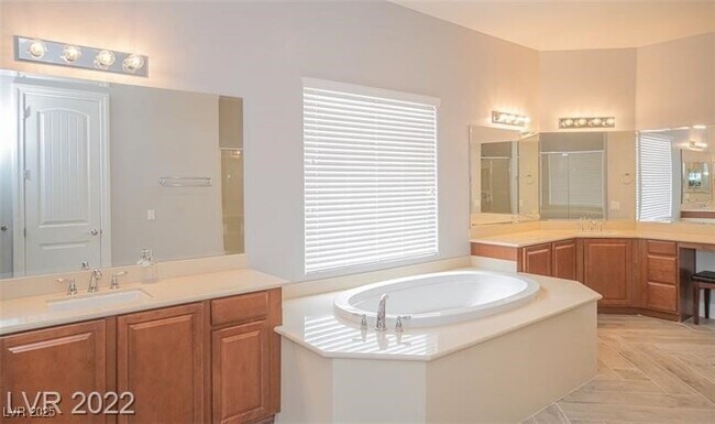 Building Photo - 4935 N Moncada Way