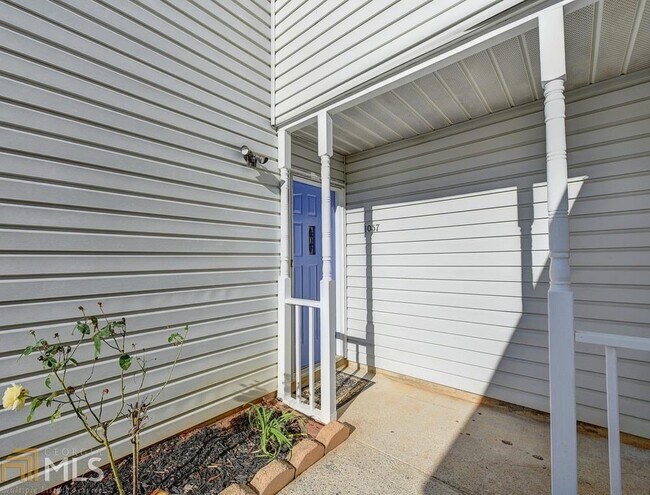 Building Photo - 1057 Mansfield Ct