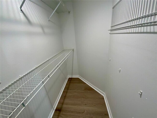Building Photo - 6315 Shoreline Dr