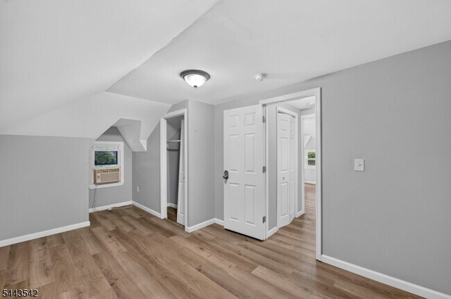Building Photo - 439 7th Ave