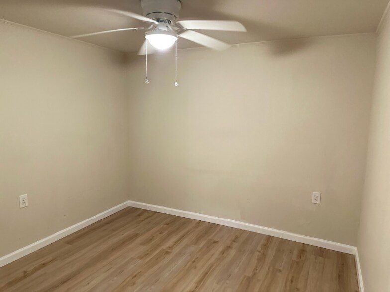 Building Photo - 4306 Earl Blvd