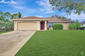 Building Photo - Stunning 3BR/2BA Home with 2-Car Garage & ...