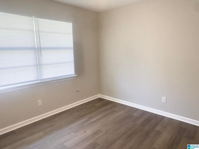 Building Photo - 436 Henry St