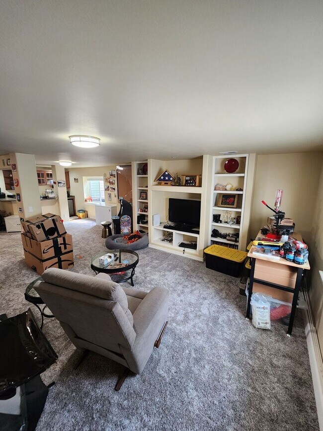 Building Photo - Beautiful Home in Pine Creek
