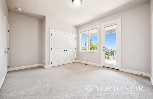 Building Photo - Executive Estate in Atherton Heights with ...