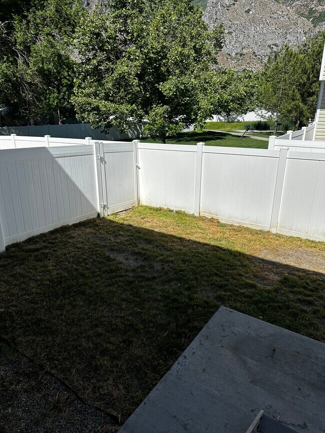 Building Photo - 103 E 700 N