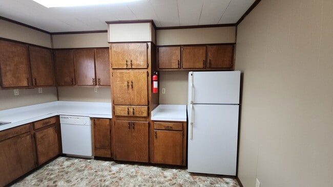 Building Photo - 605 N Front St