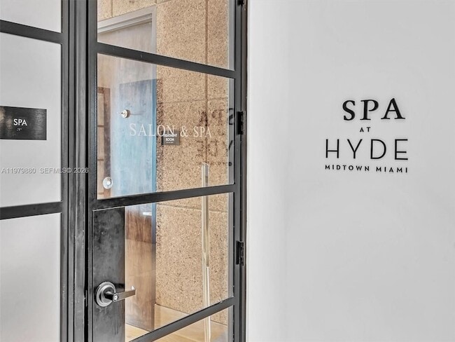 Building Photo - 121 NE 34th St