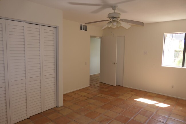 Building Photo - South Palm Springs, 3 bedroom condo, Long ...