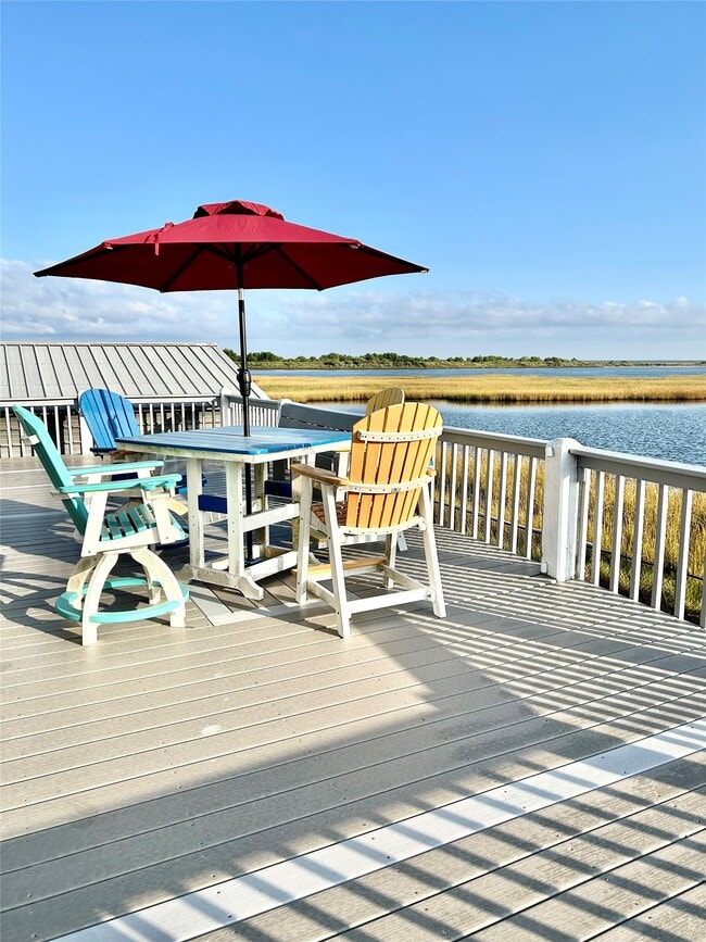 Building Photo - 1256 Canal E