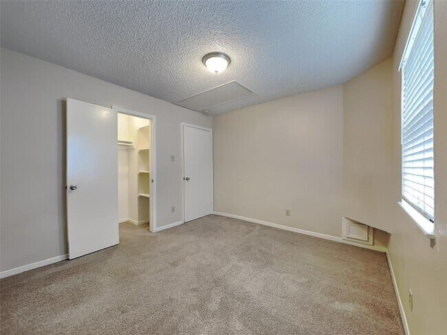 Building Photo - 16726 Britford