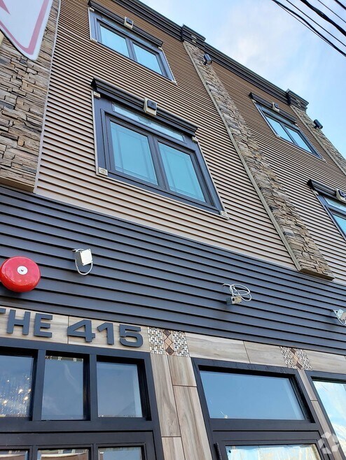 Building Photo - 415 New York Ave