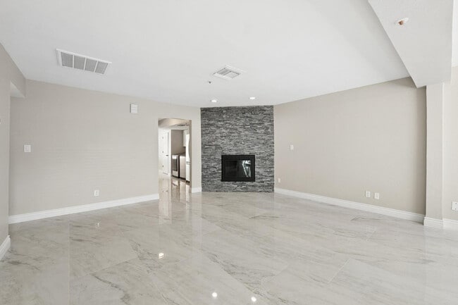 Building Photo - 7826 E Heatherbrae Ave