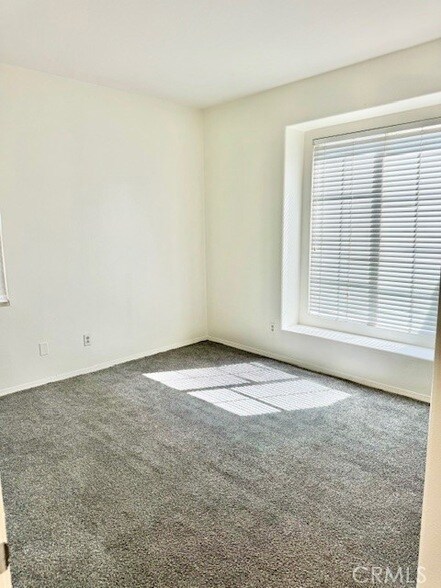 Building Photo - 1562 Cheshire Dr