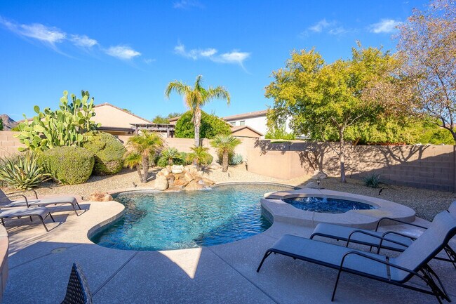 Building Photo - 5538 W Andrea Dr