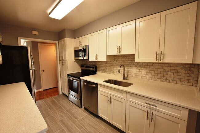Building Photo - Awesome 4BR, 3BA Close In Bethesda Home With 2 Car Garage!!!