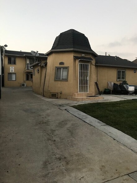 Primary Photo - 435 W Acacia Ave