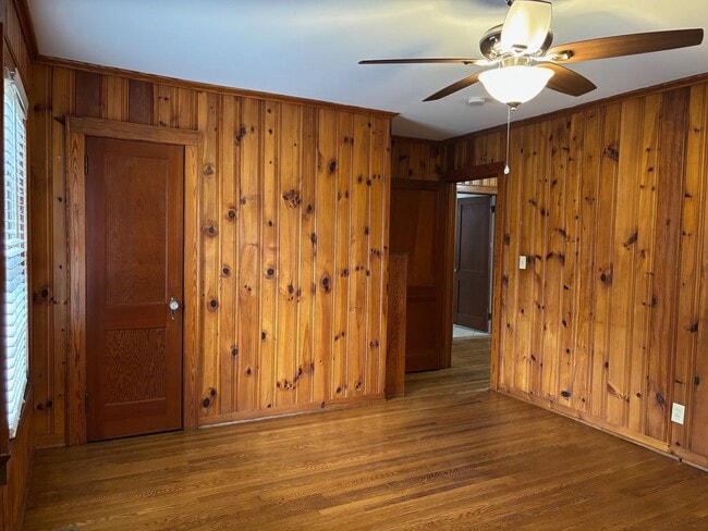 Building Photo - 3-4 bed, 2 bath with full basement in Asheboro